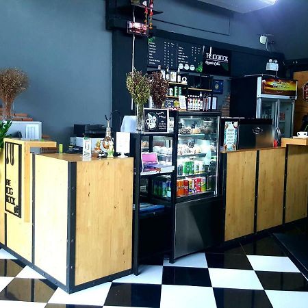 The Logbook Room And Cafe' Chonburi Buitenkant foto