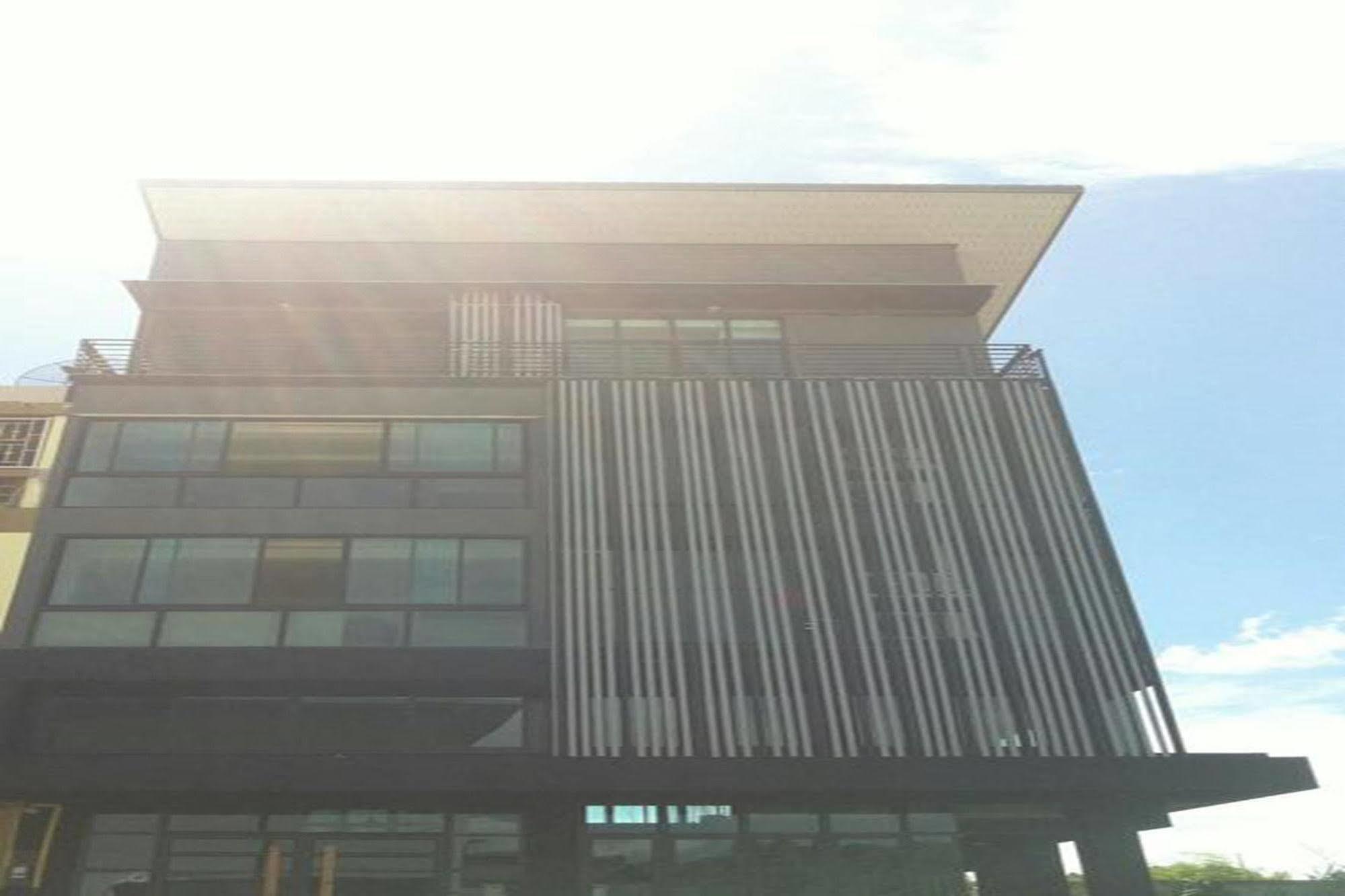 The Logbook Room And Cafe' Chonburi Buitenkant foto