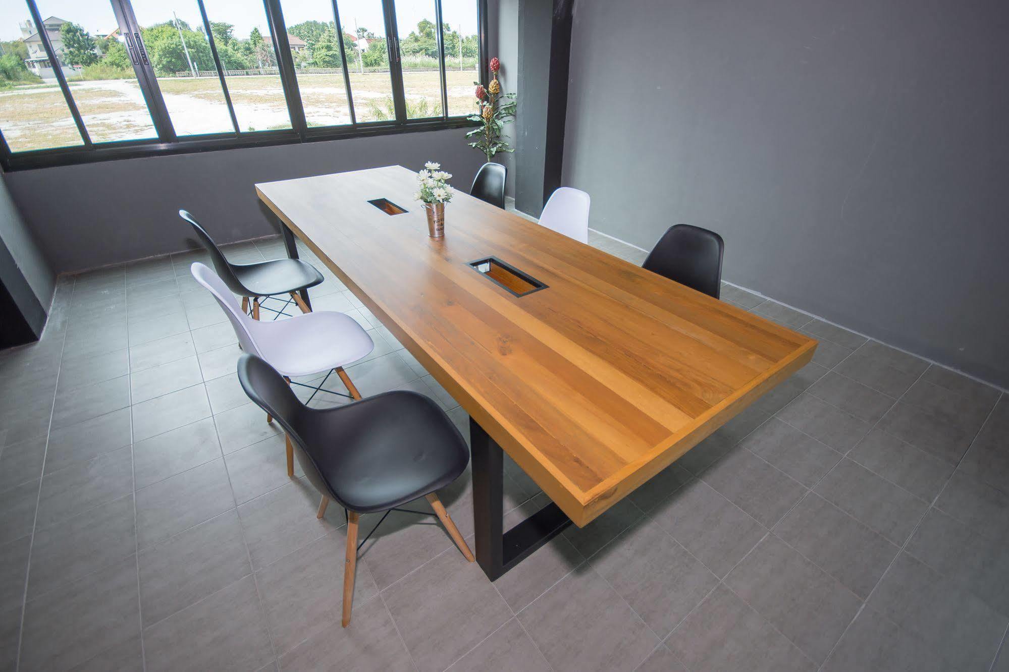 The Logbook Room And Cafe' Chonburi Buitenkant foto